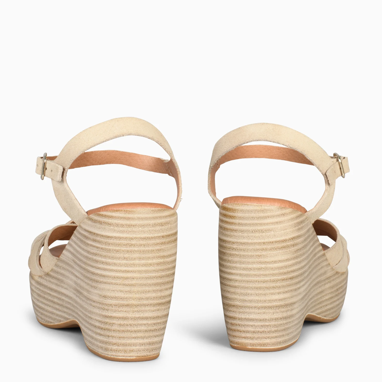 MALIBÚ – Sandalia cangrejera con cuña CAMEL - Image 3