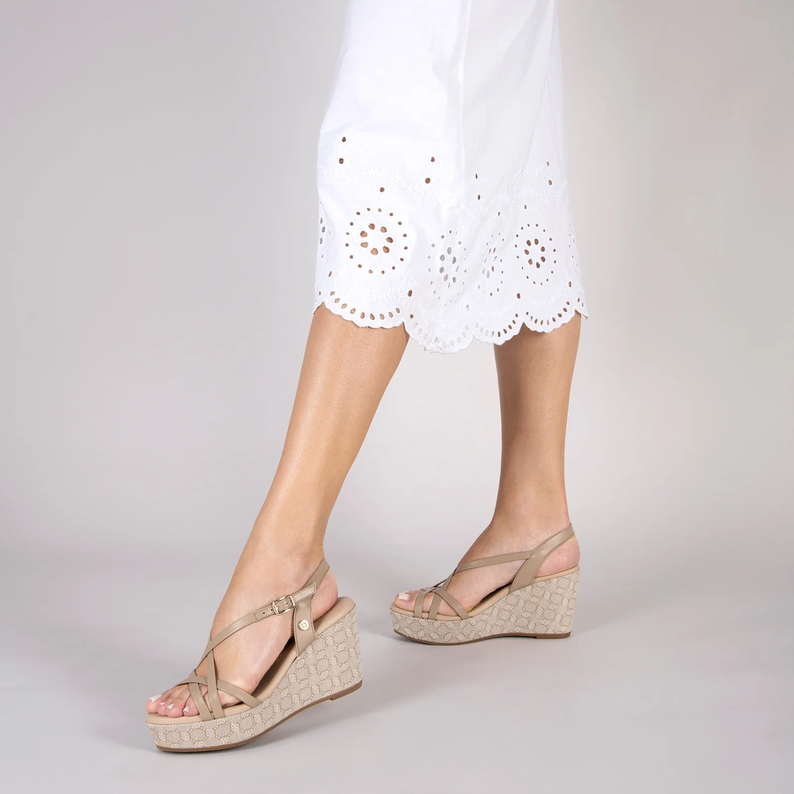 VALENTINA - Sandalias cuña TAUPE - Image 2