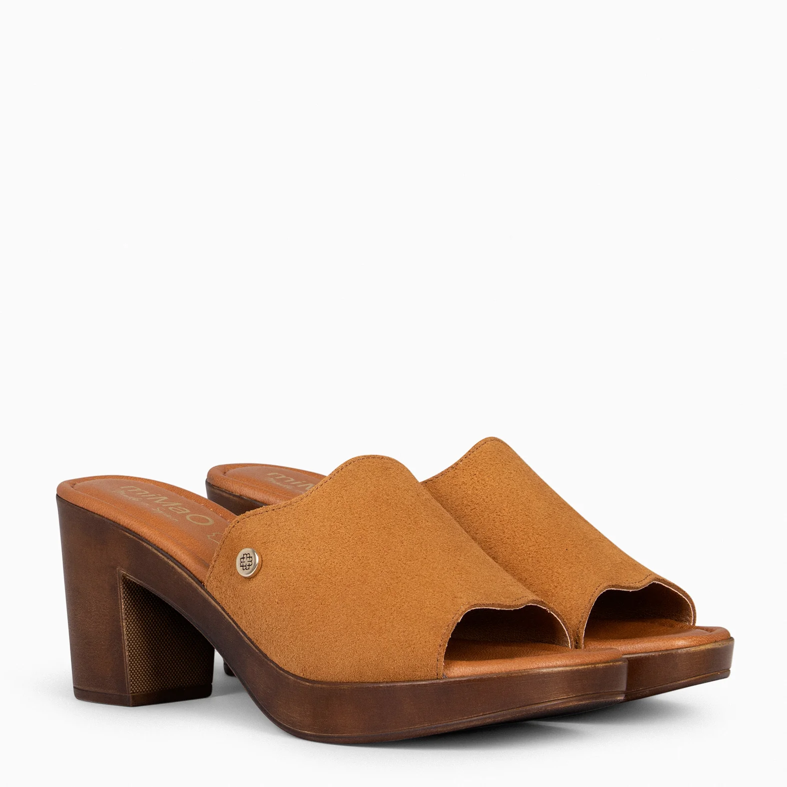 ADELA - Zuecos con tacón CAMEL - Image 4