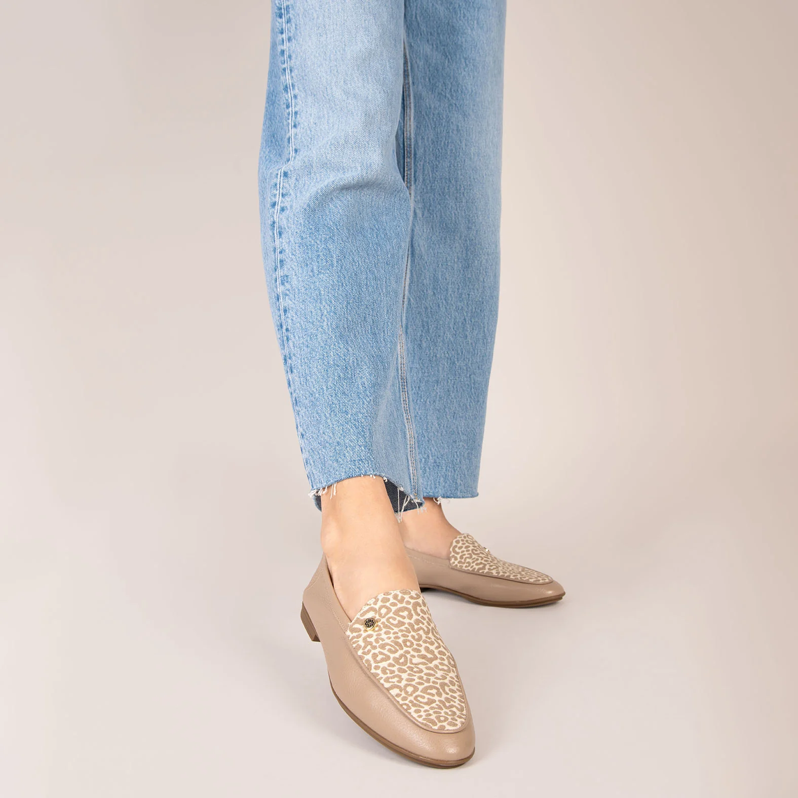 STYLE SAUVAGE - Mocasín tacón bajo TAUPE - Image 2