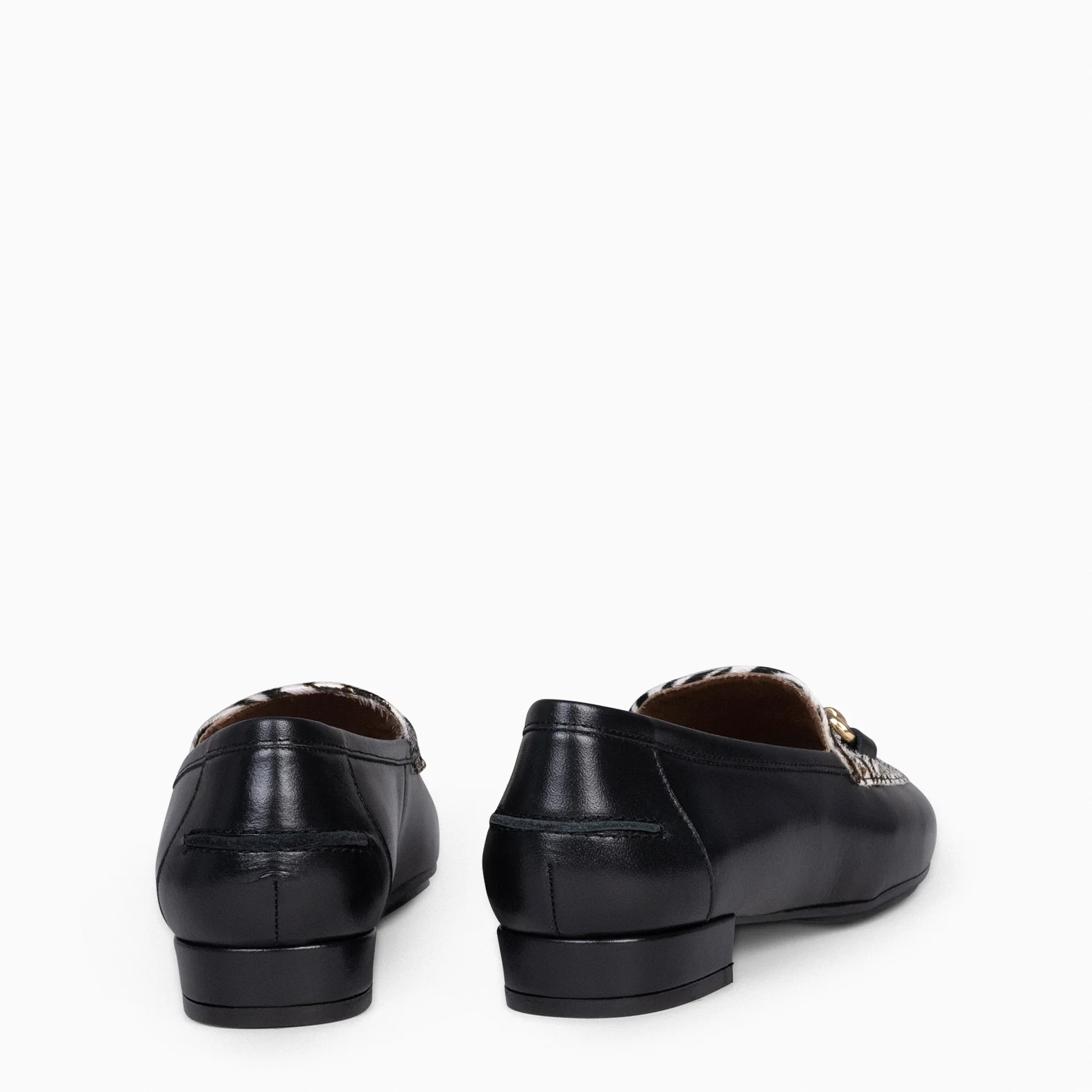 STYLE SAUVAGE - Mocasín tacón bajo CEBRA - Image 9