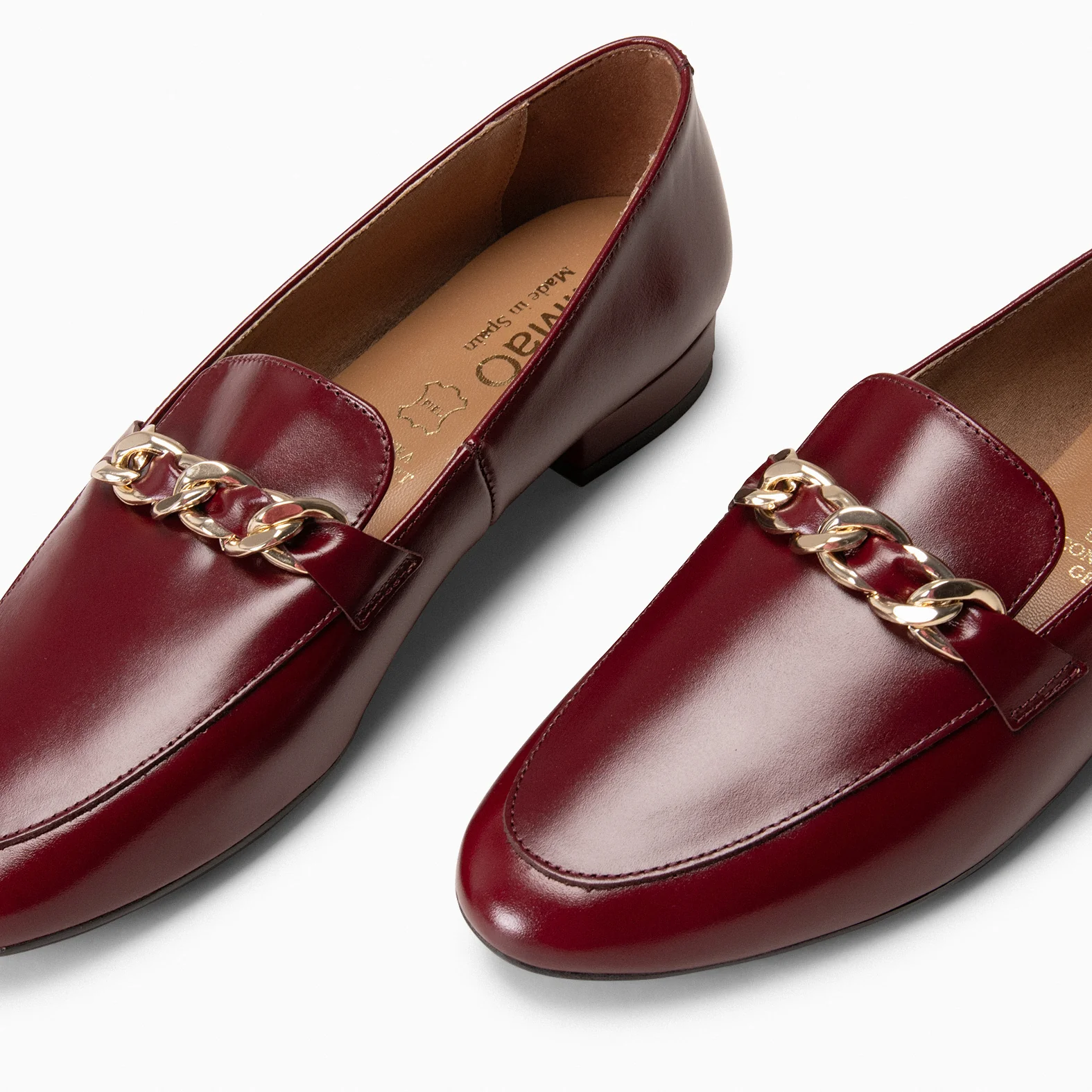 CHAIN - Mocasines planos con adorno metalizado BURDEOS - Image 9