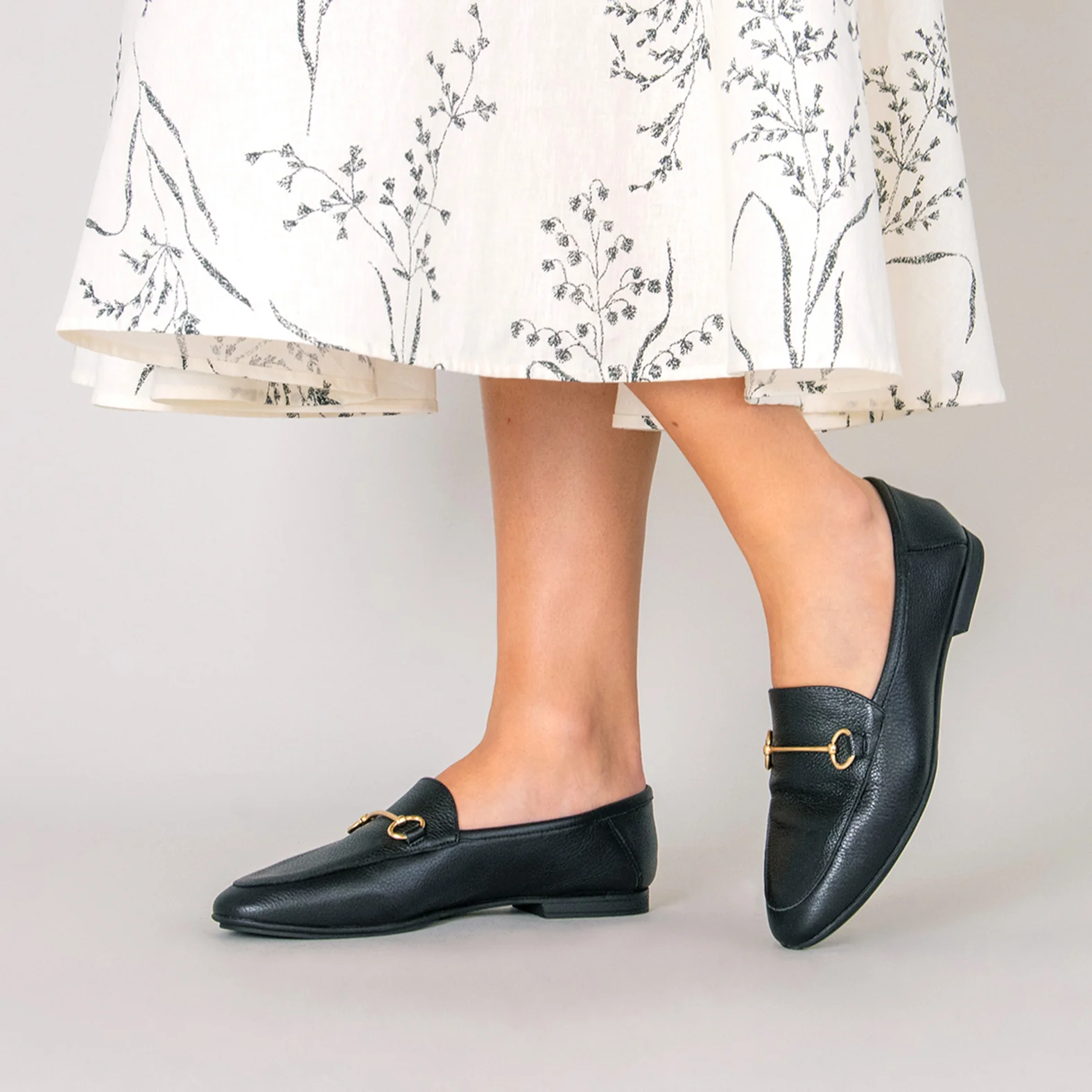 STYLE - Mocasines planos con adorno metalizado NEGRO - Image 2