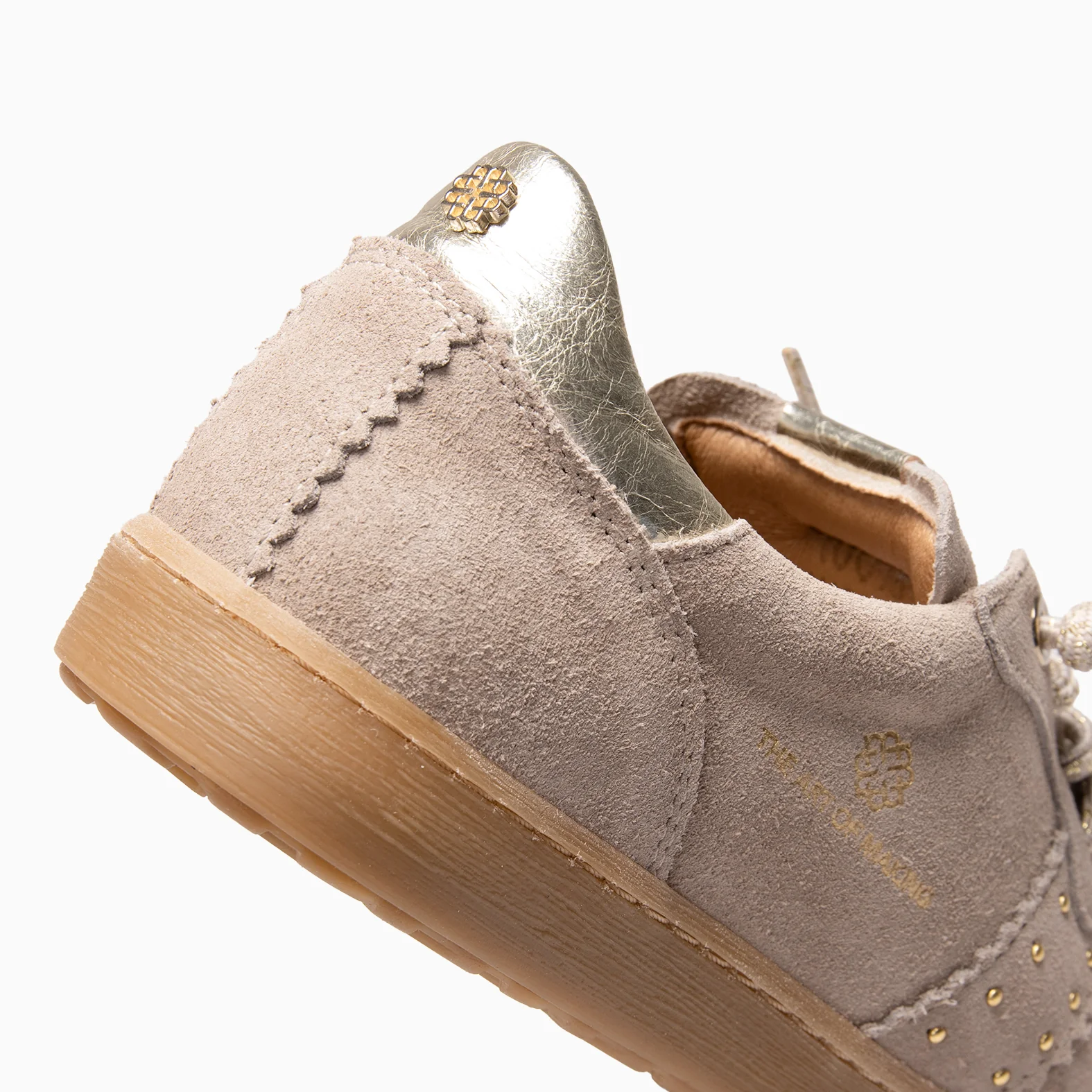 STÜDIO 01 - DEPORTIVOS TAUPE TACHAS - Image 6