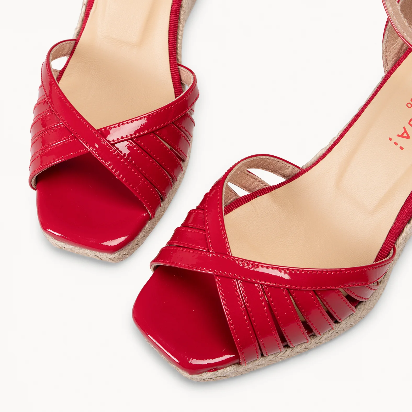ISABEL - SANDALIAS ROJAS DE TIRAS CRUZADAS CON CUÑA - Image 8