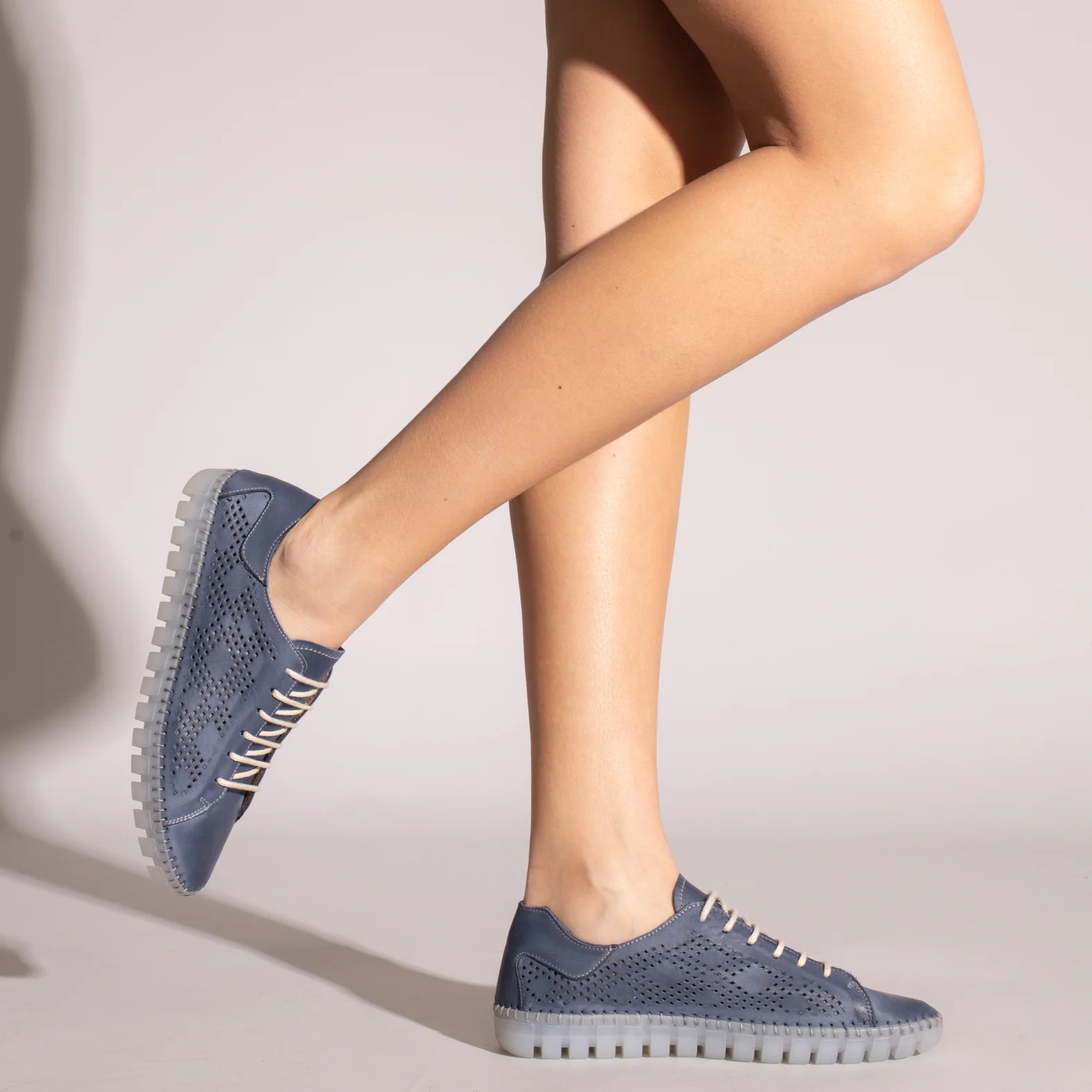 FLEXY Zapatilla MARINO extra flexible con picado - Image 7