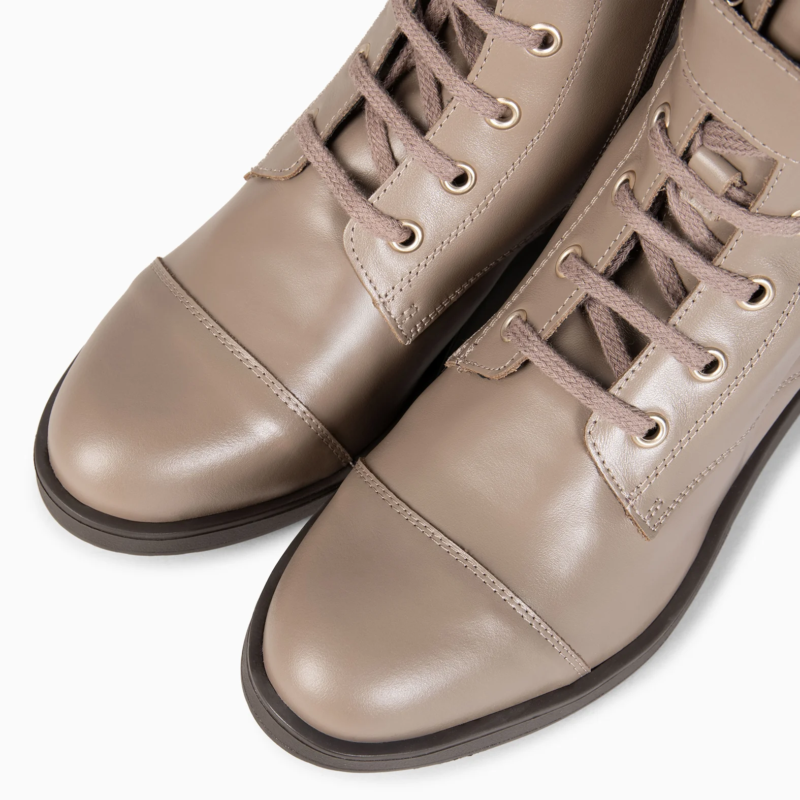 BELFAST – Botines con cordones de piel TAUPE NAPA - Image 7